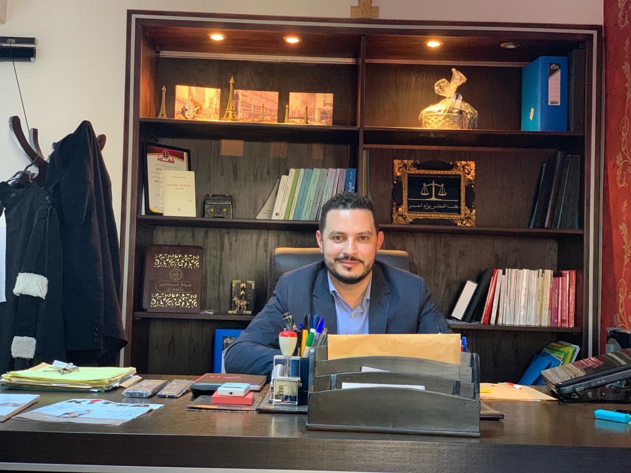 Morad Ahsissene dans son cabinet à Tétouan